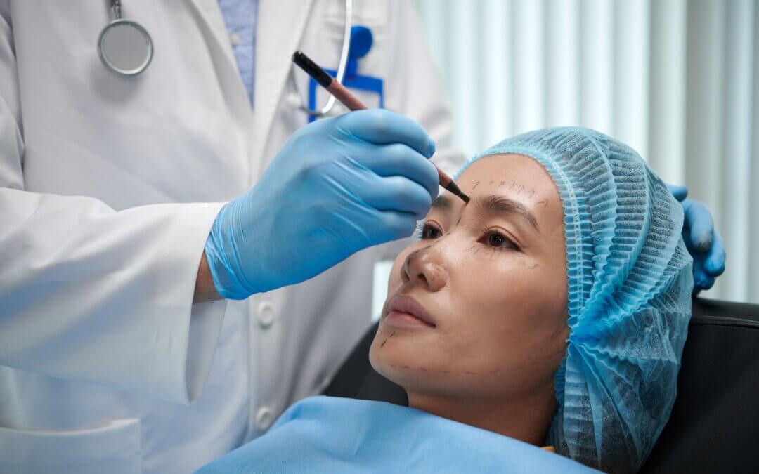 Blefaroplastia en Ecuador: rejuvenece tu mirada con el Dr. Salamea